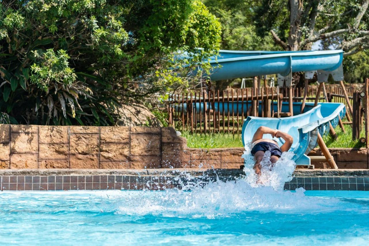 Gooderson Leisure Natal Spa Self Catering And Timeshare Resort Paulpietersburg Exteriör bild