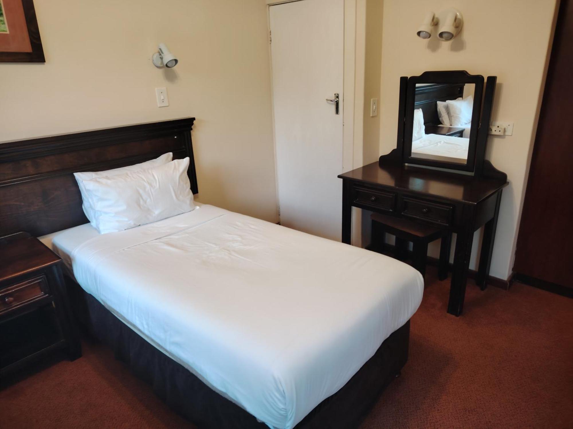 Gooderson Leisure Natal Spa Self Catering And Timeshare Resort Paulpietersburg Exteriör bild